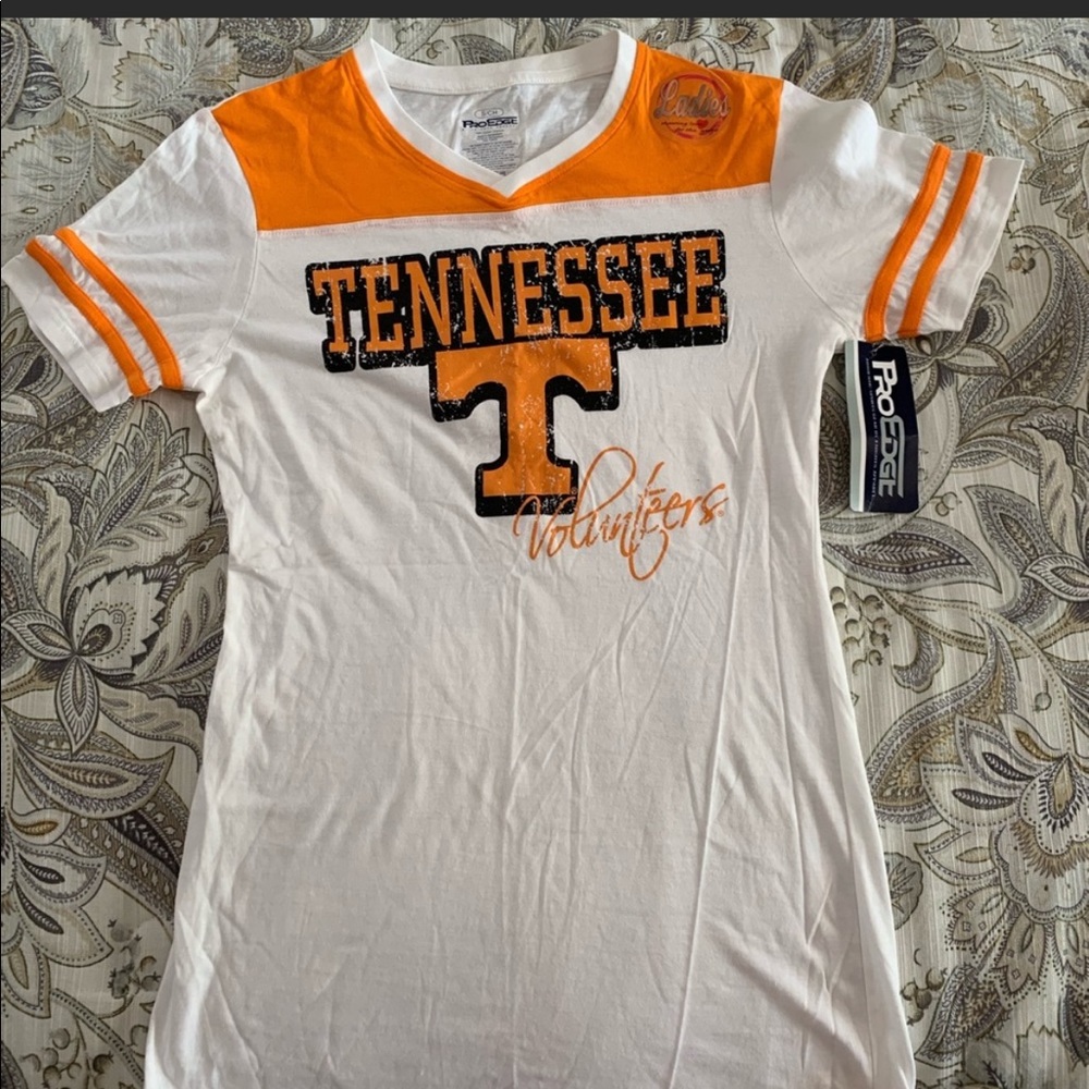 NWT University of Tennessee T-SHIRT S